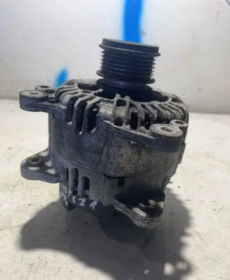 Seat Altea XL Generator/alternator 06f903023c