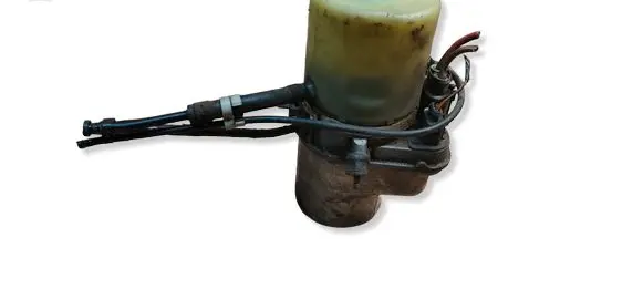 Volkswagen Golf V Power steering pump 6R0423156C