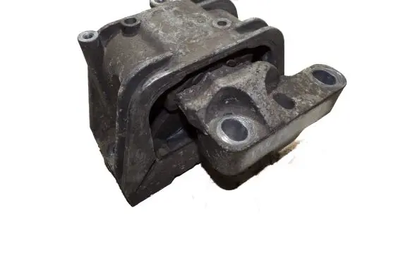 Volkswagen PASSAT B6 Engine mount bracket 1K0199262