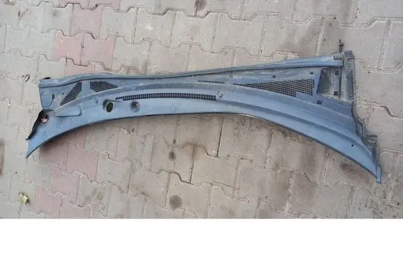 Nissan Quest Wiper trim 