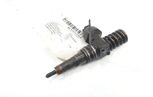 Volkswagen Fox Fuel injector 038130073AG