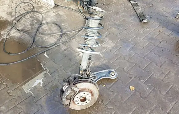 Peugeot 308 Front wheel hub spindle knuckle