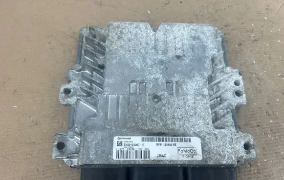 Ford Focus Engine control unit/module BV6112A650NE STD807EV0 S180133007F
