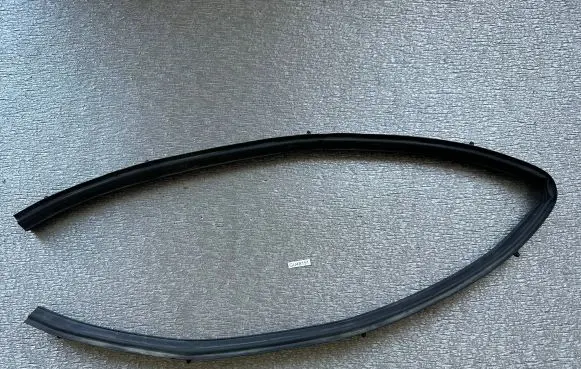 Nissan Patrol Y61 Front sill (body part) 65810VC700