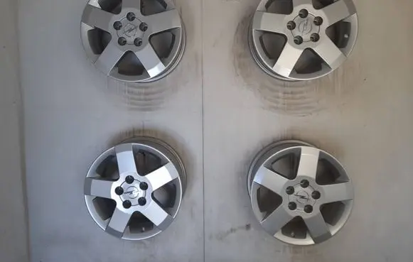 Opel Zafira C R15 alloy rim 13157781
