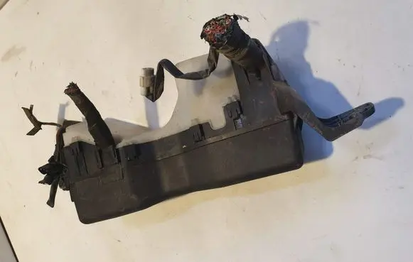Toyota Corolla Verso E121 Fuse module