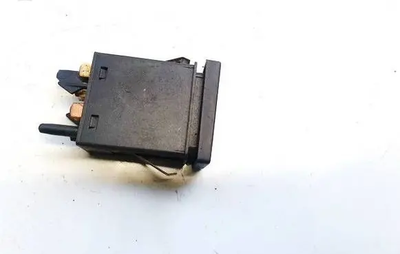 Volkswagen PASSAT B5.5 Windscreen/window heater switch 3b0959621c