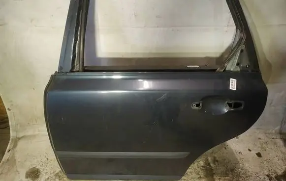 Volvo V50 Rear door melynos