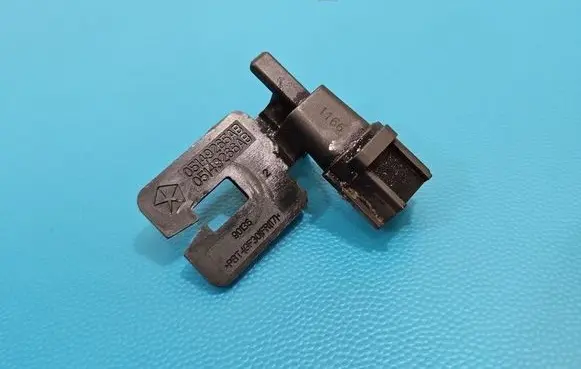 Jeep Grand Cherokee Outside/exterior temperature sensor 05149265AB IMPRK1591782