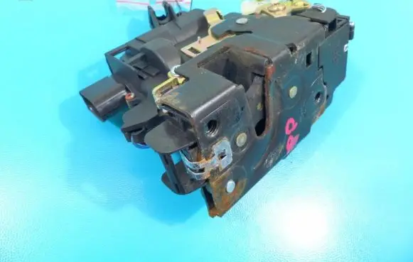 Volkswagen New Beetle Front door lock IMPRK1223881