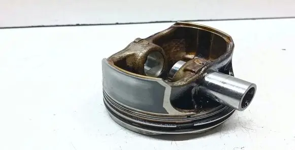 BMW 3 E92 E93 Piston 084201
