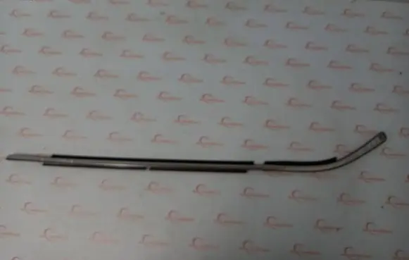 Mazda 3 III Rear door windshield rail 