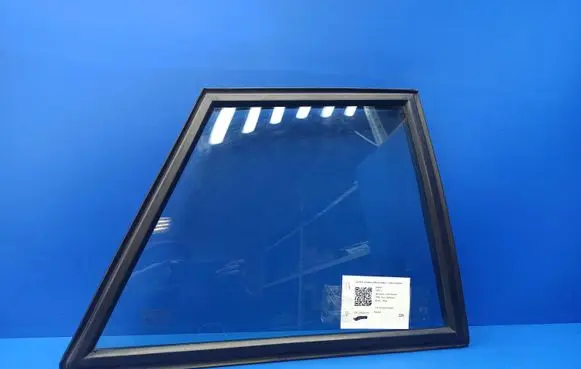 Jaguar XJS Rear side window 43R00002 TRIPIEX