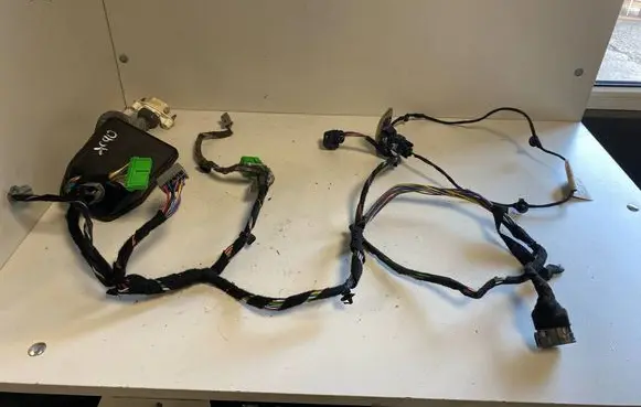 Volvo XC90 Front door wiring loom 9452431