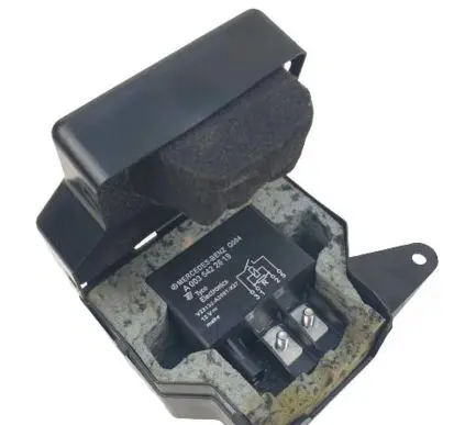 Mercedes-Benz C W204 Battery relay fuse A0035422619