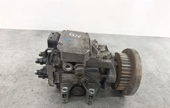 Audi A4 S4 B6 8E 8H Fuel injection high pressure pump 