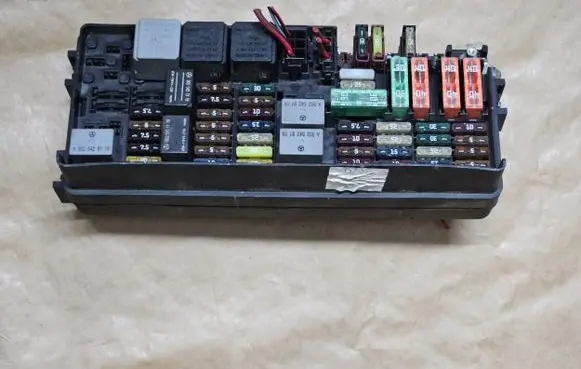 Mercedes-Benz GL X164 Fuse module A1645403372 1645403372