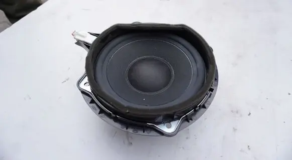 KIA Carens III Subwoofer speaker GONIK