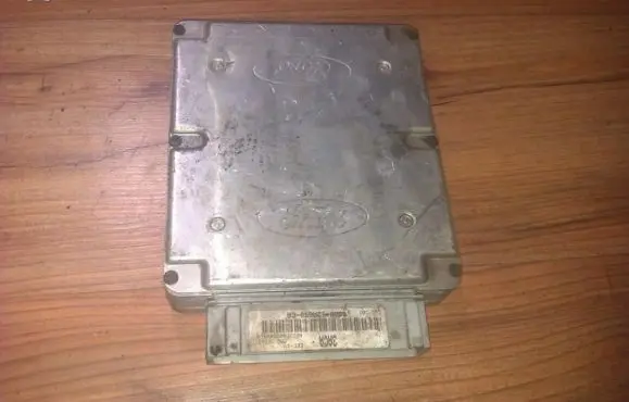 Ford Fiesta Engine control unit/module 93ab12a650ca 93ab-12a650-ca