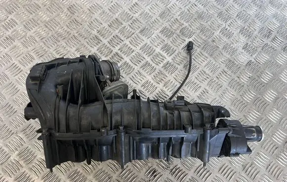 BMW X1 E84 Intake manifold 7798885 7797384