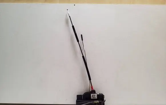 Chevrolet Orlando Front door lock 13578277