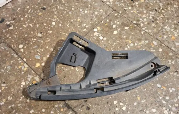 Volvo XC60 Headlight/headlamp mounting bracket 30763433