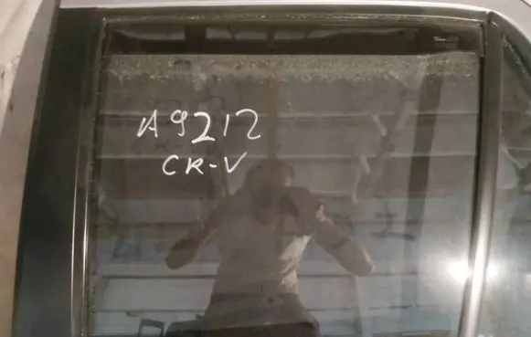 Honda CR-V Rear door window glass as2