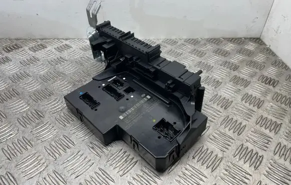 Mercedes-Benz C W204 Fuse module 2049060205 2049019702 2319025101