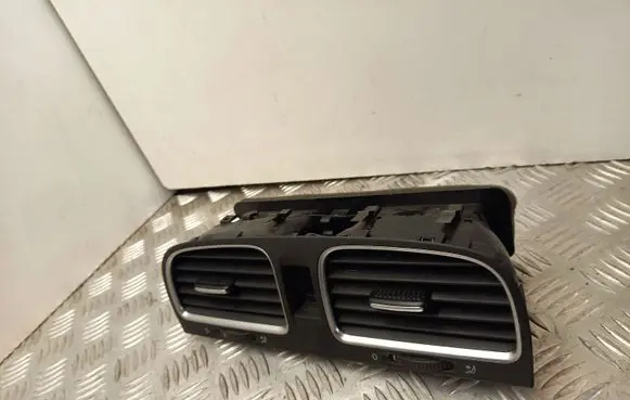 Volkswagen Golf VI Dash center air vent grill 5K0819728N