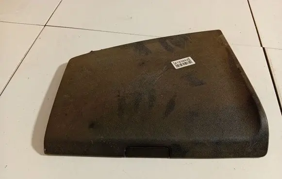 Glove box