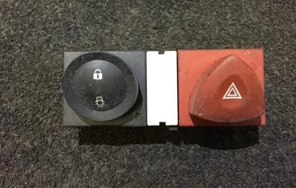 Renault Megane II Hazard light switch 8200095493