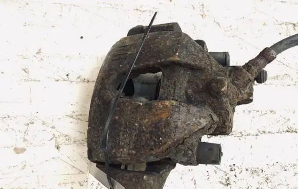 Ford Kuga I Front brake caliper