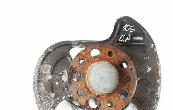 Mercedes-Benz E C207 W207 Front wheel hub A2043320201
