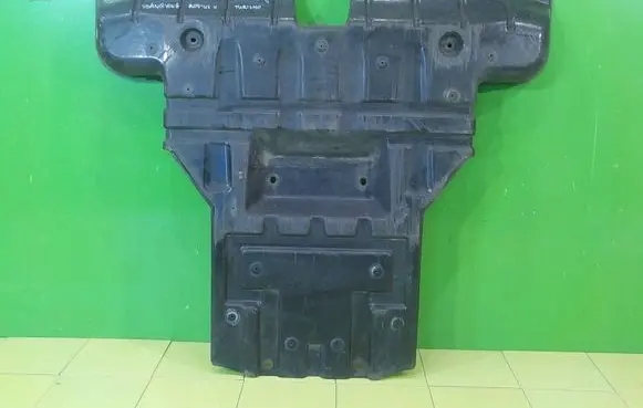 SsangYong Rodius Engine splash shield/under tray 