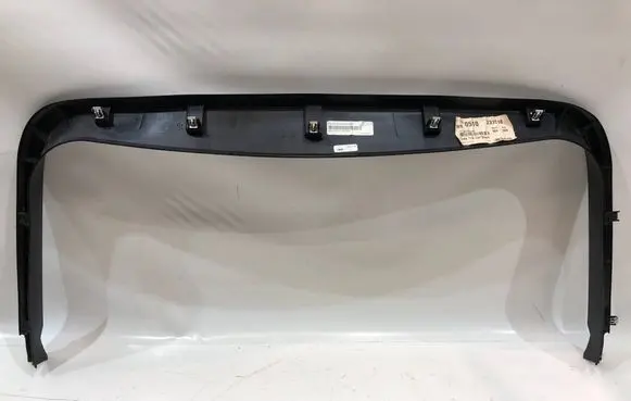 Jeep Grand Cherokee Tailgate/trunk upper cover trim 
