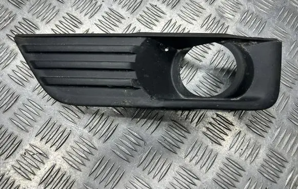 Ford Focus Front fog light trim/grill 4M5119953AE PPPPDMM204