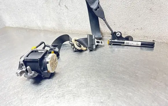 Ford Edge II Front seatbelt FT4BR612D64 1031561U778