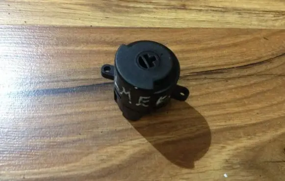 Nissan Almera N16 Ignition lock contact 