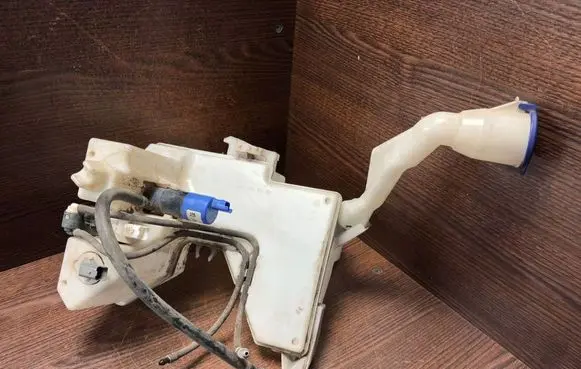Peugeot 407 Windshield washer fluid reservoir/tank 9648652480 9641086680