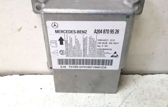 Mercedes-Benz C W204 Airbag control unit/module A2048709526