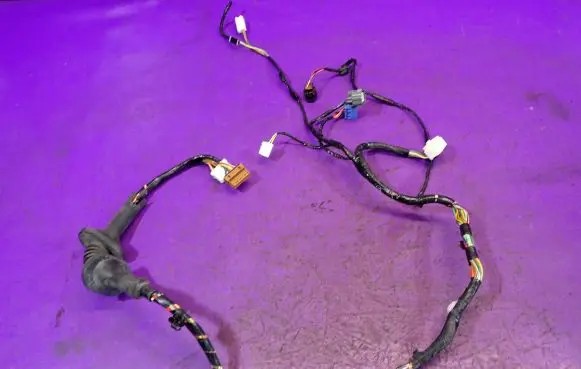 Mitsubishi Lancer VIII Engine installation wiring loom