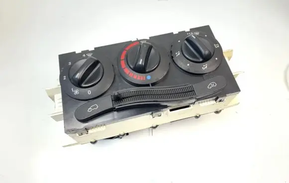 Mercedes-Benz A W168 Climate control unit 1688300385 112999