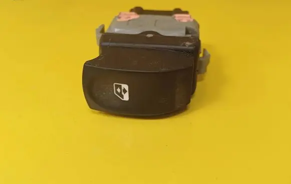 Renault Twingo II Electric window control switch 214936B 28082