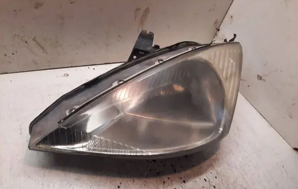 Ford Focus Headlight/headlamp 205676B