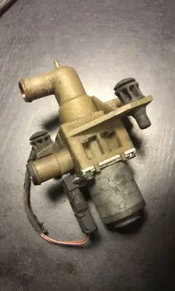 Mercedes-Benz Vito Viano W639 Coolant heater control valve 0018300684