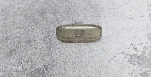 Audi A6 S6 C5 4B Front fender indicator light