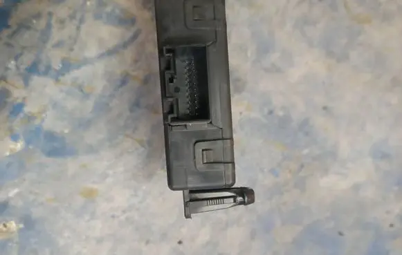 Volkswagen Golf V Gateway control module 1K0907530F 1K0907951 0325