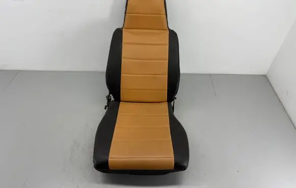 Mitsubishi L300 Front passenger seat 