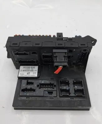 Mercedes-Benz E W211 SAM control unit 2115453901