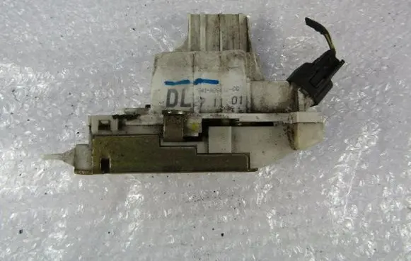 Ford Mondeo Mk III Rear door lock XS41A26412CG